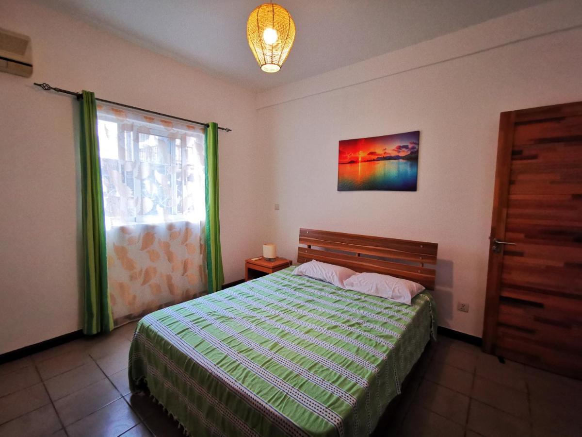 Oceanside Licenced Tourist Residence Flic-en-Flacq 外观 照片
